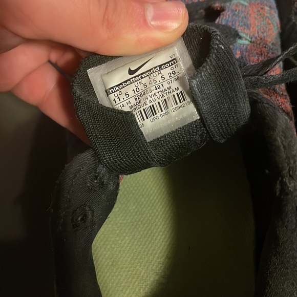 Nike Flyknit Max Multicolored Sneakers - Picture 6 of 10